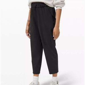 Lululemon On the Fly Crop Woven